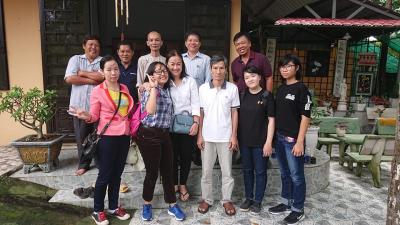 Thăm hỏi đồng môn